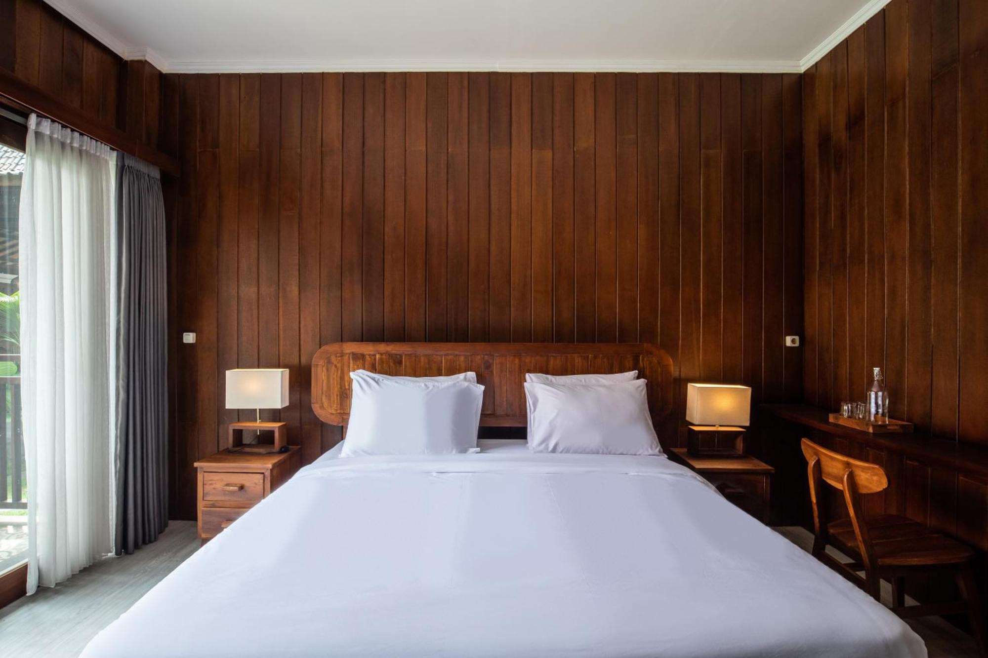 Dadeka Hotel 3*